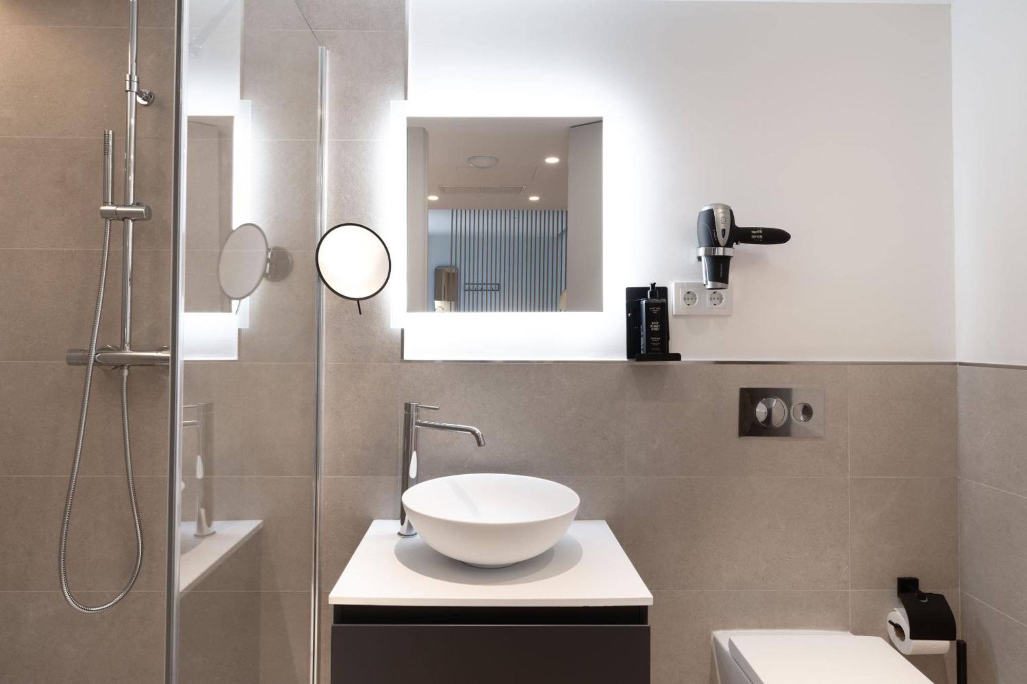 Limehome Madrid Calle De Juan Hurtado De Mendoza Extérieur photo